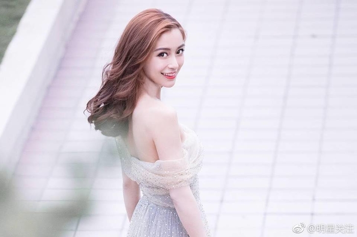Những quý tử con nhà sao sinh ra đã nằm trên núi vàng