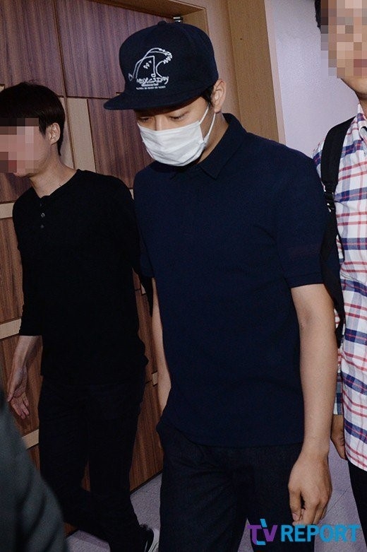 Những sao nam “muối mặt”, sự nghiệp xuống dốc vì scandal ảnh nóng