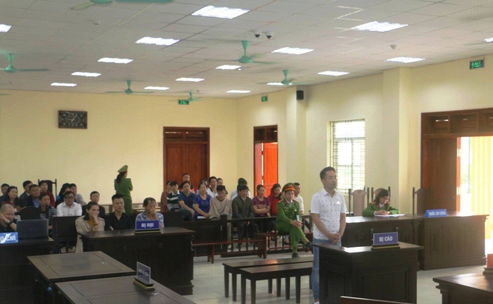 Nữ diễn viên bị tố nói tục giữa tòa có đời tư lắm scandal