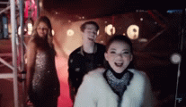 Nữ sinh Việt gây sốt với chất giọng khủng ở American Idol