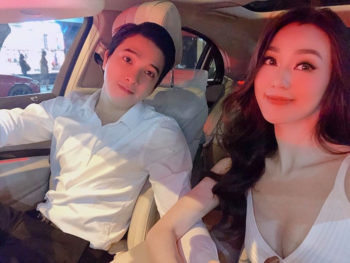 Phạm Hương khoe “sính lễ cầu hôn” khủng, Hương Tràm đơ như tượng sáp