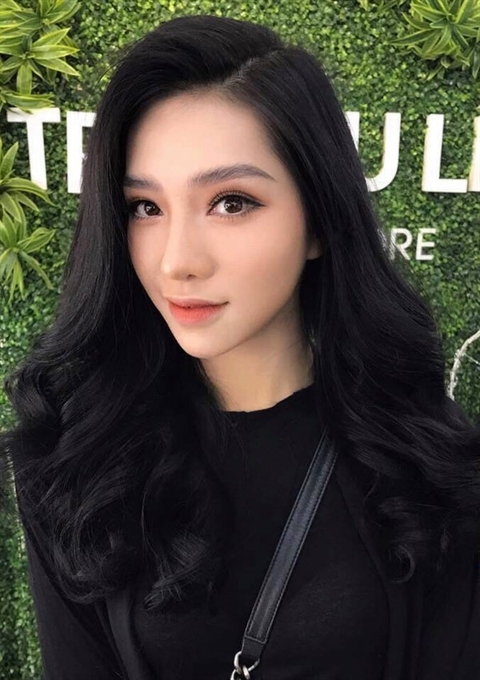 Phẫu thuật thẩm mỹ đang trở thành trào lưu đối với sao Việt?