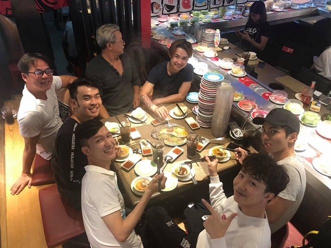 Sao Việt khoe quà ngày 8/3