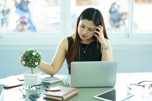 Sinh viên đi thực tập nên pha trà, rửa tách hay làm việc khẳng định bả