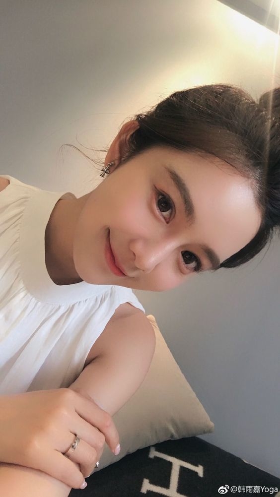 Thắc mắc của chị em: tan làm tẩy trang rửa mặt luôn hay để dành tối
