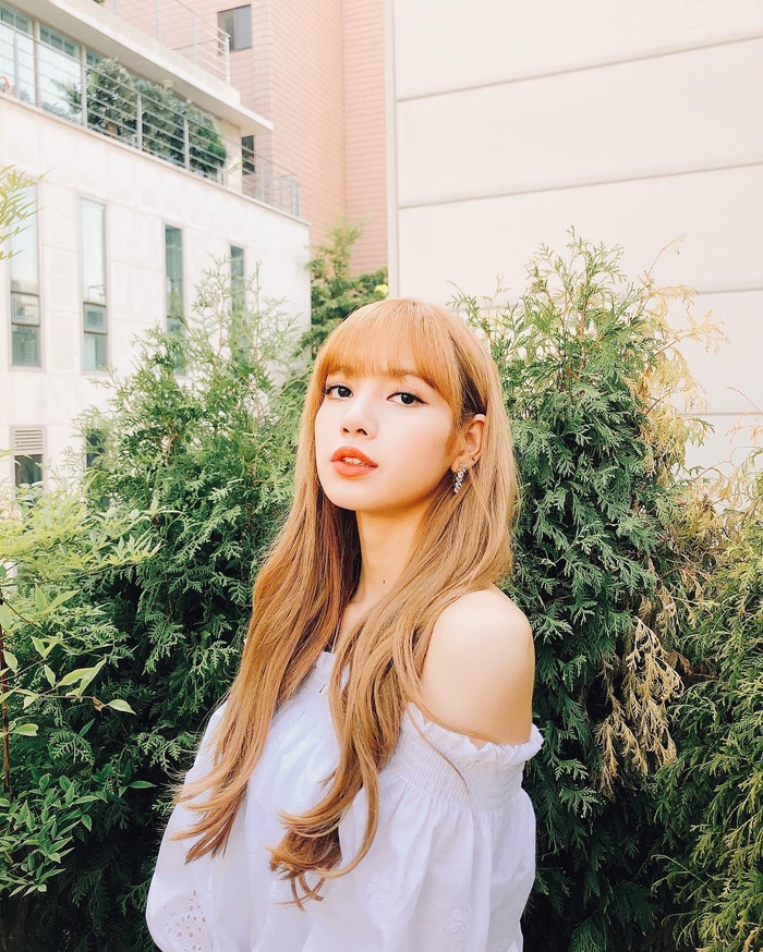 Thiều Bảo Trâm và phong cách ngày càng giống như chị em với Lisa