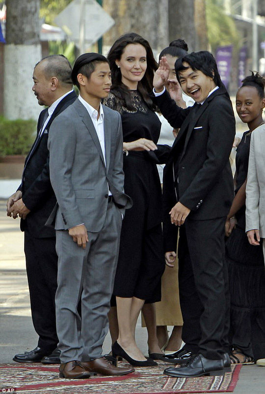 Làm con của Angelina Jolie, có 6 nguyên tắc Pax Thiên phải tuân thủ