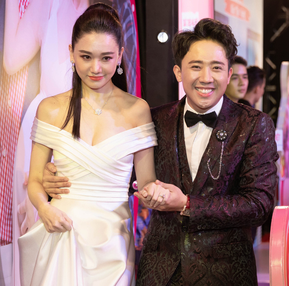 Tủ đồ chất ngập hàng hiệu của Hari Won