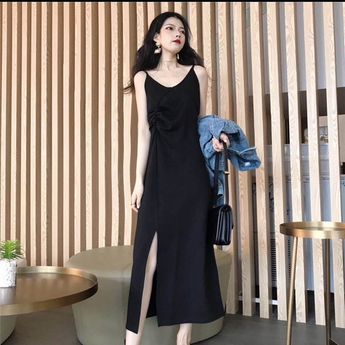 Tủ đồ của nàng “sành” thời trang phải có ít nhất 1 chiếc váy đen