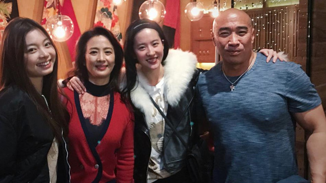 Tường thành nhan sắc của showbiz Hoa - Hàn đều lộ rõ dấu vết tuổi tác