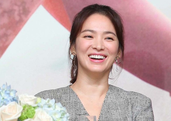 Tường thành nhan sắc của showbiz Hoa - Hàn đều lộ rõ dấu vết tuổi tác