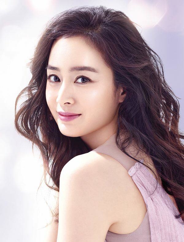 Tường thành nhan sắc của showbiz Hoa - Hàn đều lộ rõ dấu vết tuổi tác