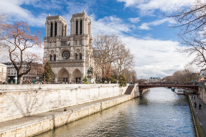 10 điều bạn chưa biết về nhà thờ Đức Bà Paris