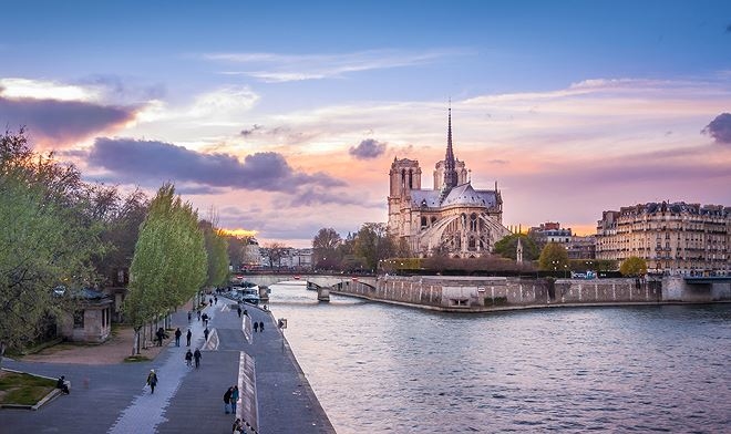 10 điều bạn chưa biết về nhà thờ Đức Bà Paris