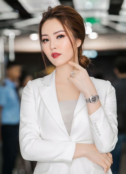 2 nàng Á hậu làm dâu tài phiệt kín tiếng