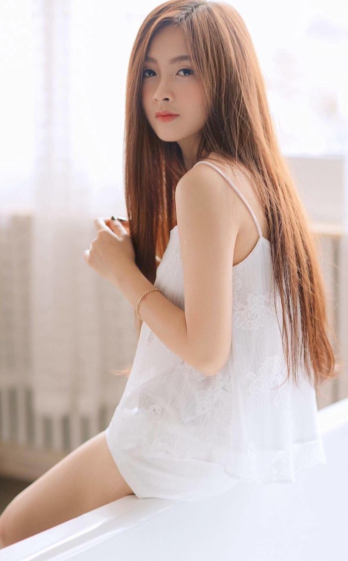 Tử vi thứ Sáu (12/04): Vận trình Song Tử không yên ả