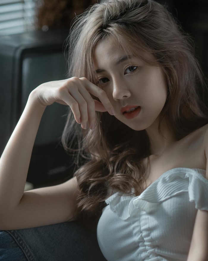 Tử vi thứ Sáu (12/04): Vận trình Song Tử không yên ả