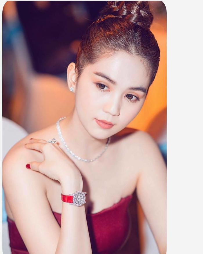 Ngọc Trinh bất ngờ tâm sự: Tôi muốn yêu người nào đó thật bình thường