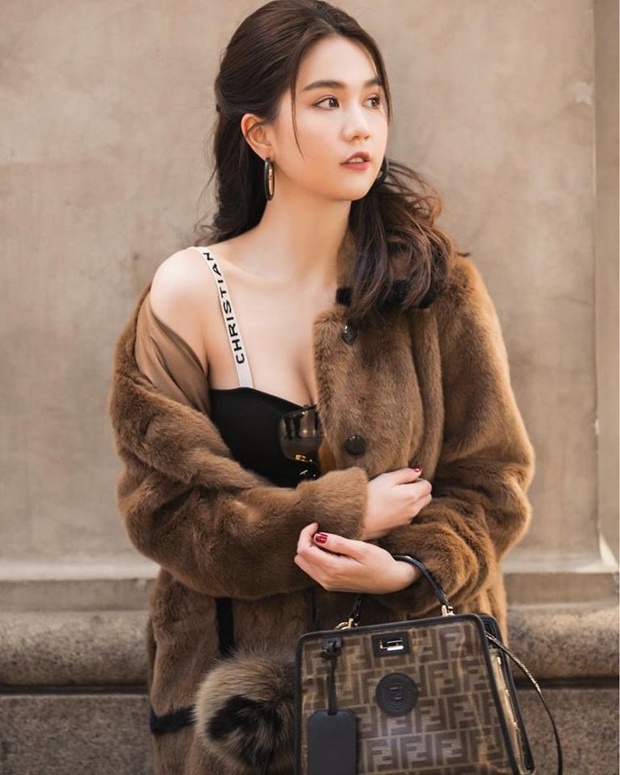 Ngọc Trinh bất ngờ tâm sự: Tôi muốn yêu người nào đó thật bình thường