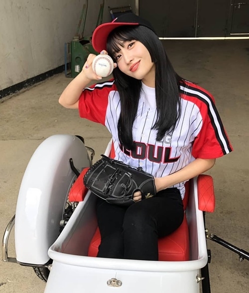 Ảnh hot sao hàn: Lisa khoe eo con kiến, Rosé đẹp mê đắm lòng người