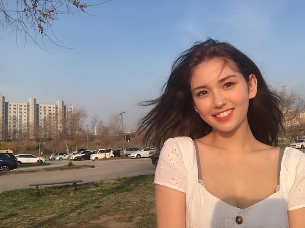 Ảnh hot sao hàn: Lisa khoe eo con kiến, Rosé đẹp mê đắm lòng người