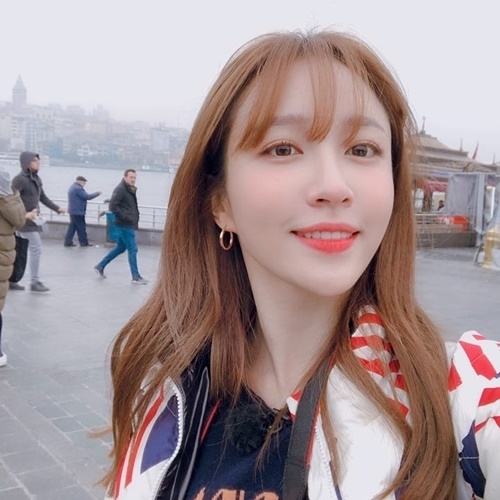 Ảnh hot sao hàn: Lisa khoe eo con kiến, Rosé đẹp mê đắm lòng người