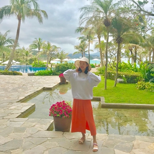 Ảnh hot sao hàn: Lisa khoe eo con kiến, Rosé đẹp mê đắm lòng người