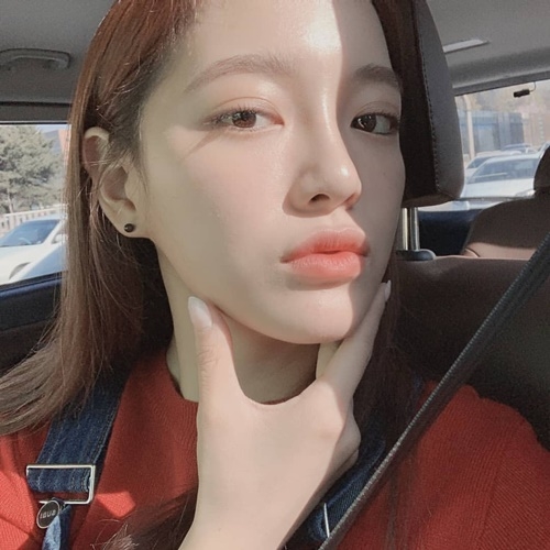 Ảnh hot sao hàn: Lisa khoe eo con kiến, Rosé đẹp mê đắm lòng người
