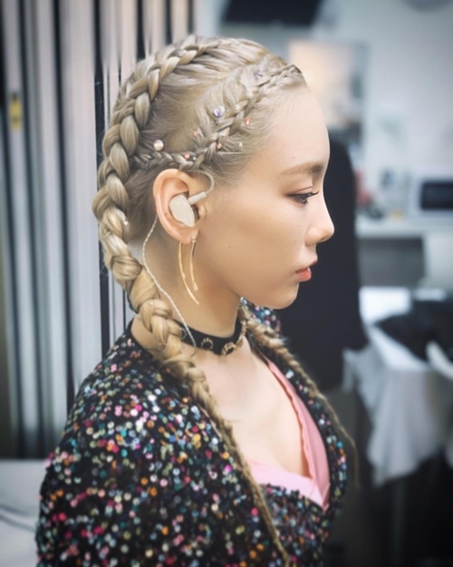 Ảnh hot sao hàn: Lisa khoe eo con kiến, Rosé đẹp mê đắm lòng người