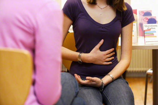 Bà mẹ trẻ bị cắt bỏ dạ dày vì nguyên nhăn ăn uống tai hại