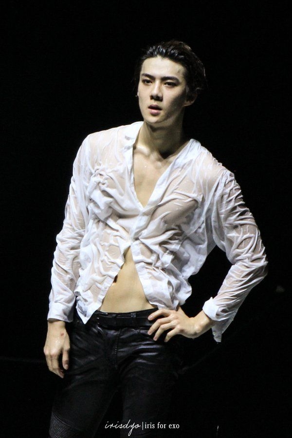 Bạn có biết, nam thần K-Pop đổ mướt mồ hôi là cảnh tượng sexy nhất