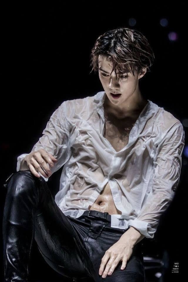 Bạn có biết, nam thần K-Pop đổ mướt mồ hôi là cảnh tượng sexy nhất