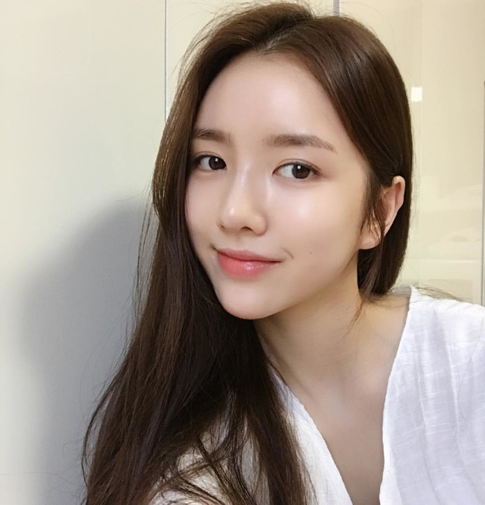 Bánh đa đâu chỉ quấn nem, ngày nay còn để chị em làm đẹp căng mướt da