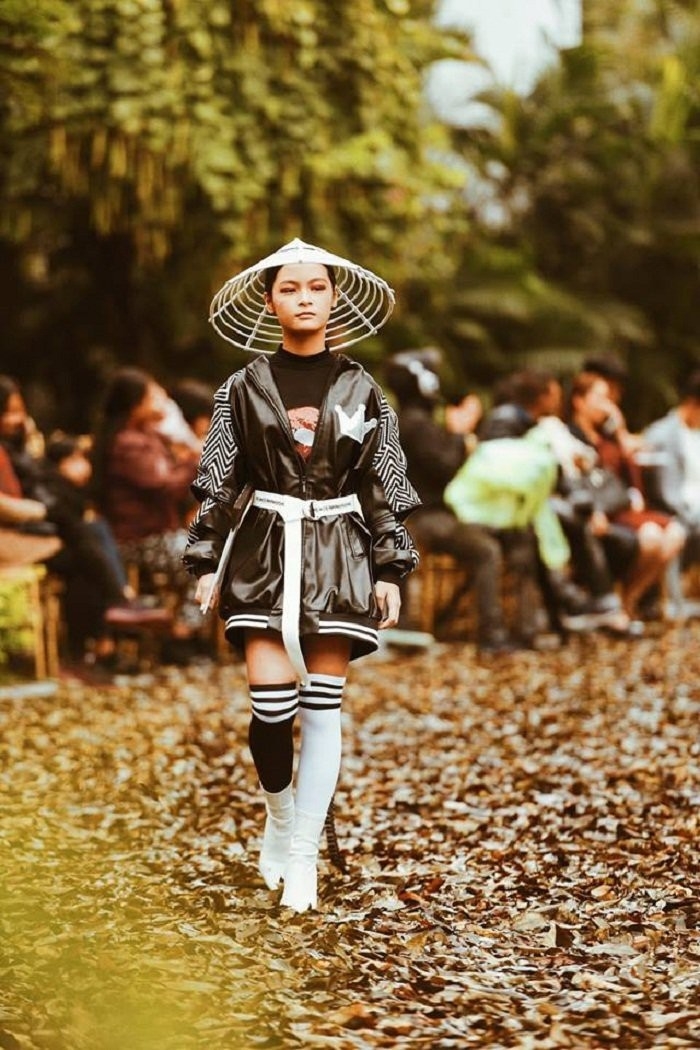 Những cô con gái nhà sao Việt thả dáng điêu luyện trên sàn catwalk