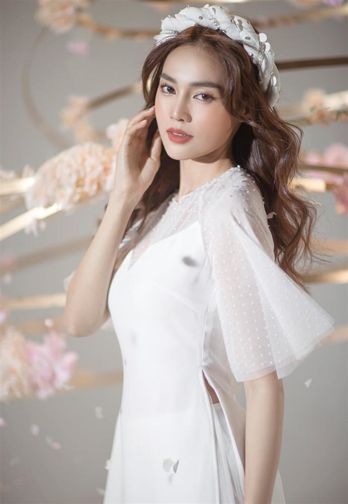 Bị chê diễn xuất không chuyên nghiệp, đây là cách Lan Ngọc và đáp trả