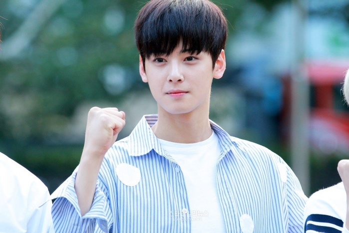BXH idol nam hot nhất: BTS gây choáng vì tiếp tục thống lĩnh top 10