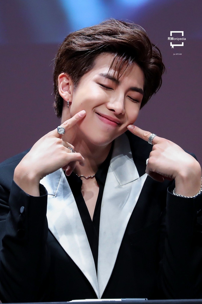 BXH idol nam hot nhất: BTS gây choáng vì tiếp tục thống lĩnh top 10