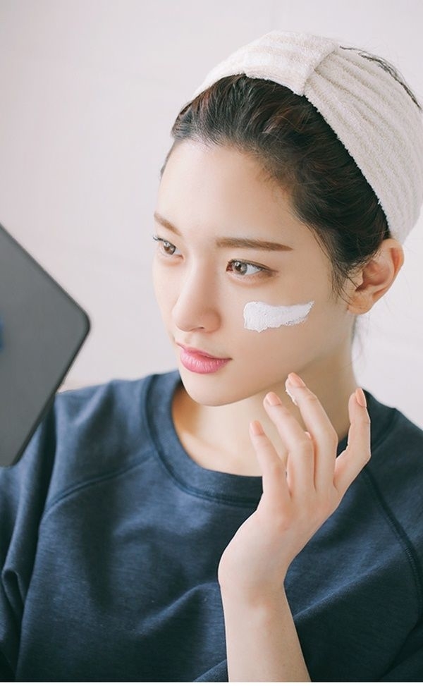 Beauty blogger hướng dẫn cách thoa kem chống nắng đúng