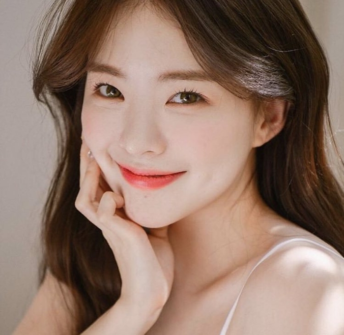 Beauty blogger hướng dẫn cách thoa kem chống nắng đúng