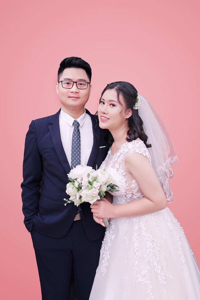 Cặp đôi 9x comment ảo nên duyên vợ chồng