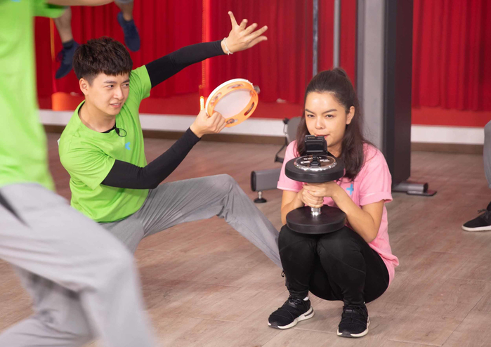 Chạy Đi Chờ Chi tập 4: Quỳnh Anh, Thu Thủy lăn xả xé bảng tên