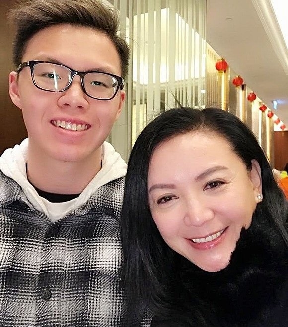 Chuyện chưa kể về tình đầu 6 năm thanh xuân của Lương Triều Vỹ