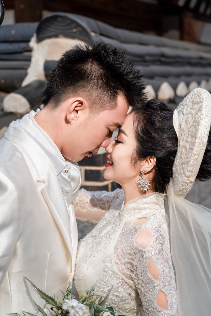 Hôn nhân viên mãn hơn 1 thập kỷ của Ốc Thanh Vân và chồng