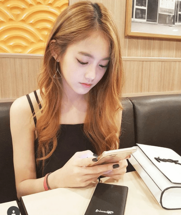 Khi yêu: Một là không nói dối, hai là đừng đọc trộm tin nhắn của bồ