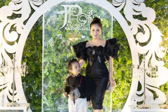 Con trai Đan trường 2 tuổi đã gia nhập “hội rich kid” con sao Việt
