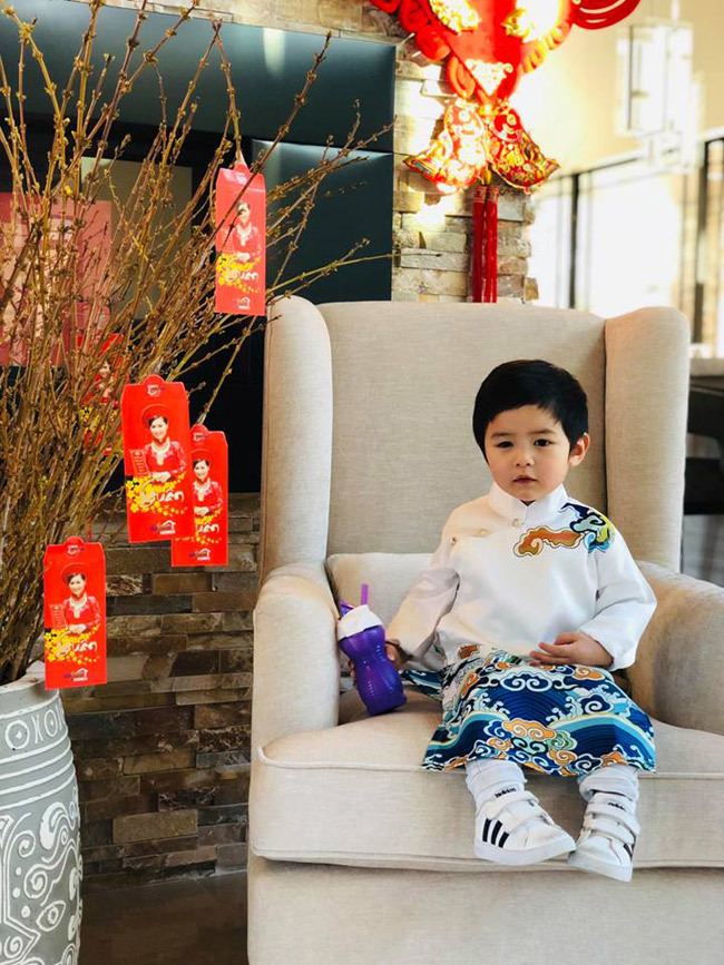 Con trai Đan trường 2 tuổi đã gia nhập “hội rich kid” con sao Việt