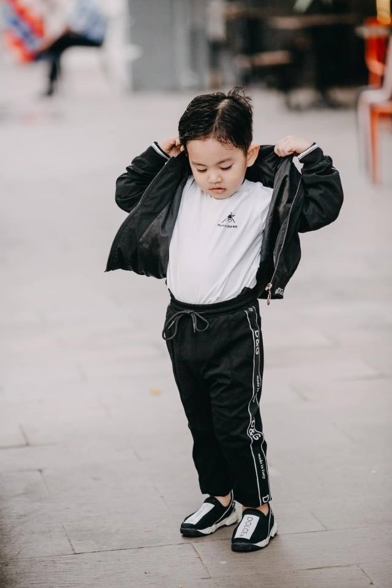 Con trai Đan trường 2 tuổi đã gia nhập “hội rich kid” con sao Việt