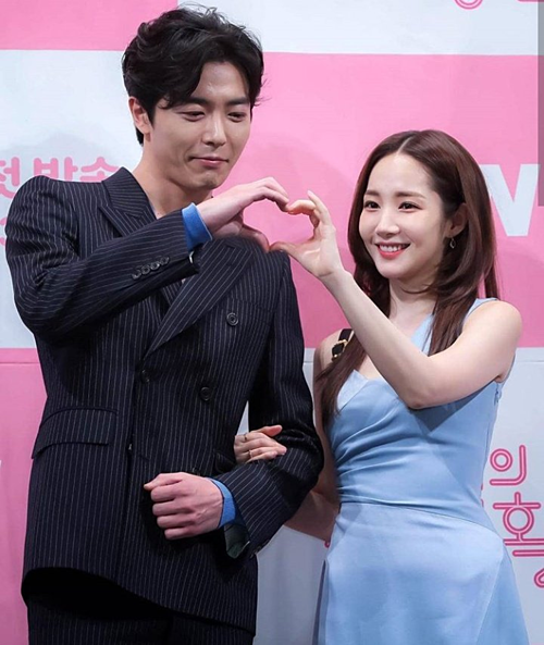 Tháng 4 siêu lãng mạn với các phim drama Hàn