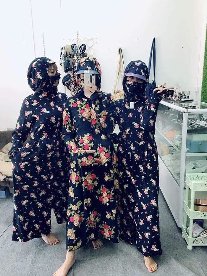 Khi chị em đã chống nắng thì chẳng tia nắng nào có cơ hội chạm vào