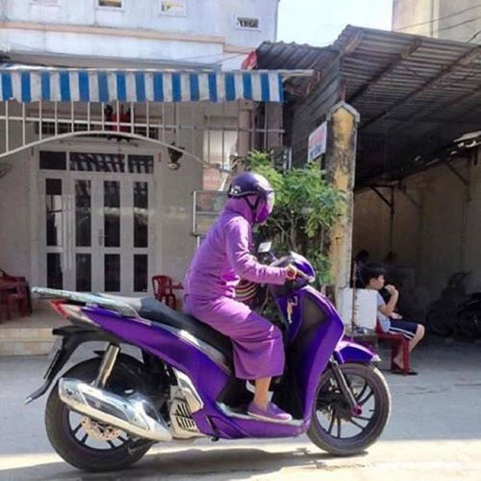 Khi chị em đã chống nắng thì chẳng tia nắng nào có cơ hội chạm vào